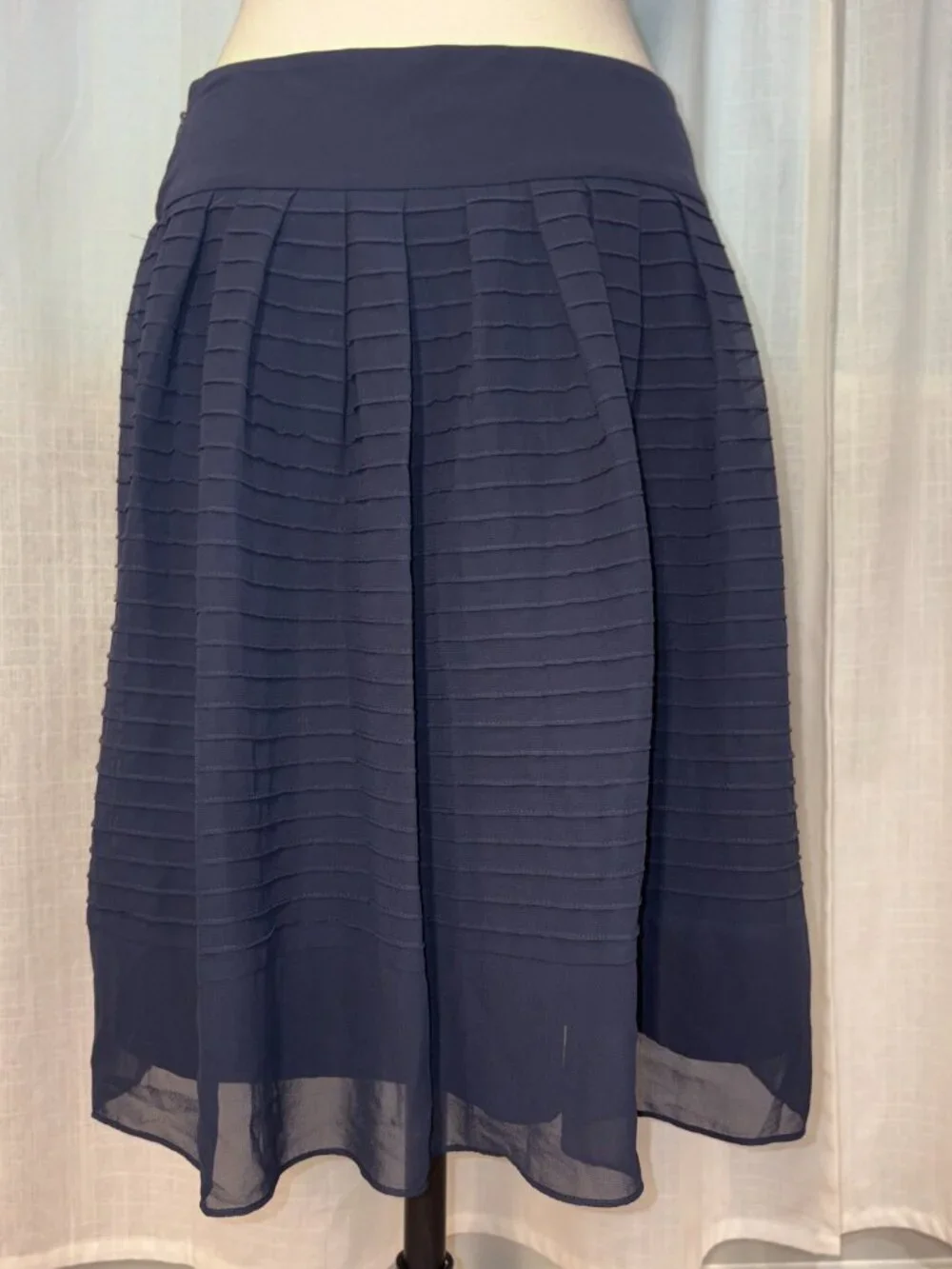 Ann Taylor Pleated Textured Navy Skirt